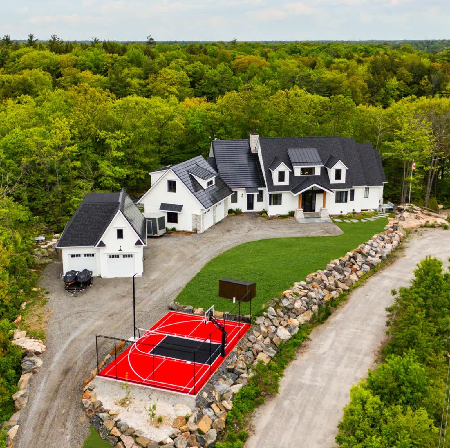 Manatouwabin Manor